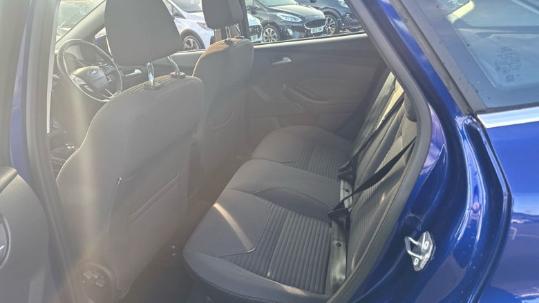 Ford Focus 1.0 EcoBoost 125 Titanium 5dr Petrol Hatchback